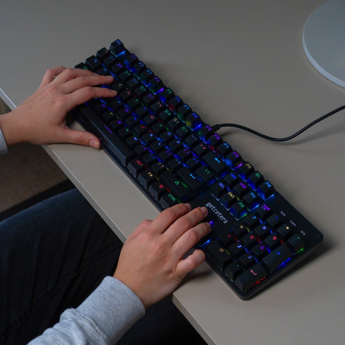 getcetera Mechanisch Gaming Toetsenbord - 104 Toetsen - Blue Switches - RGB - QWERTY - USB-C Bedraad - Zwart thumbnail 3