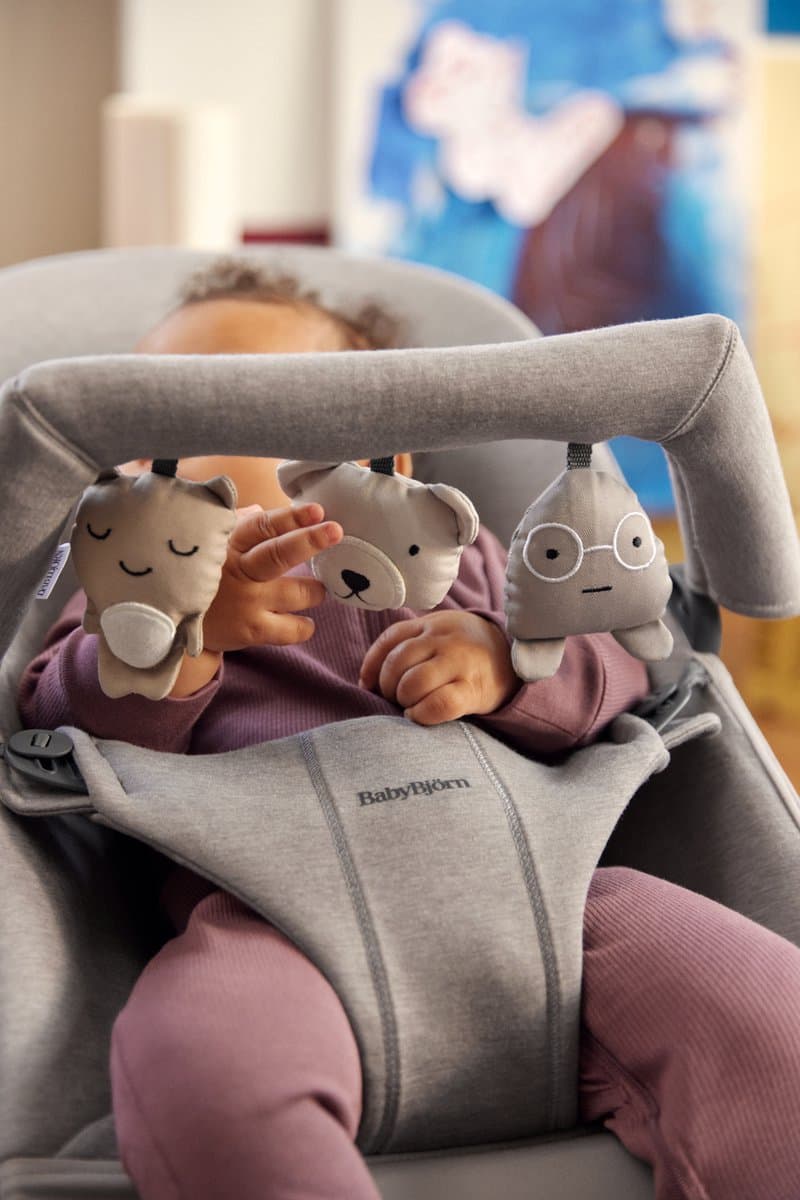 BabyBjörn Speelboog voor Wipstoel - Knuffelvriendjes Neutrale kleuren thumbnail 5