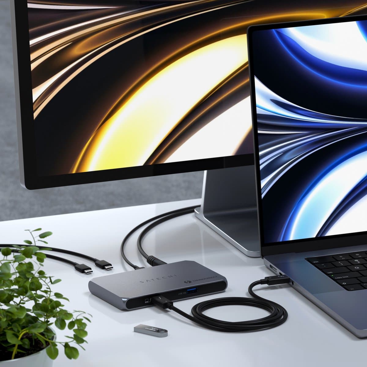 Satechi Thunderbolt 4 Slim Hub - Space Gray thumbnail 5