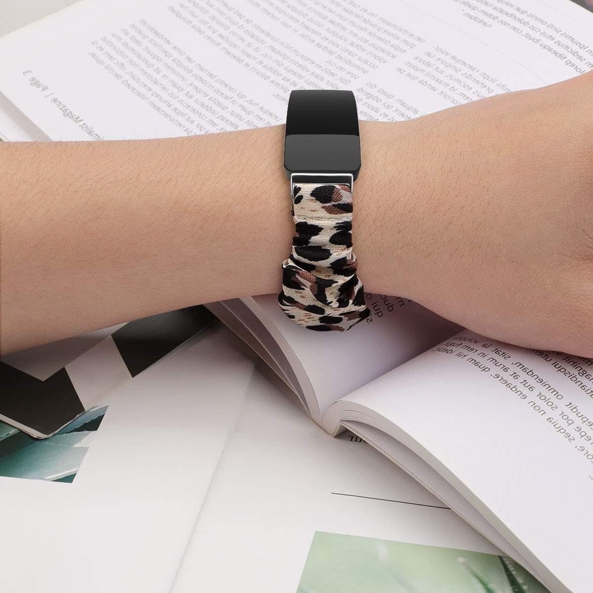 Vervangbare Scrunchie Armband van Chiffon en Satijn voor Fitbit Inspire 2 en Inspire HR - Stijlvolle Polsband voor Vrouwen en Fitness Tracker Accessoires thumbnail 3