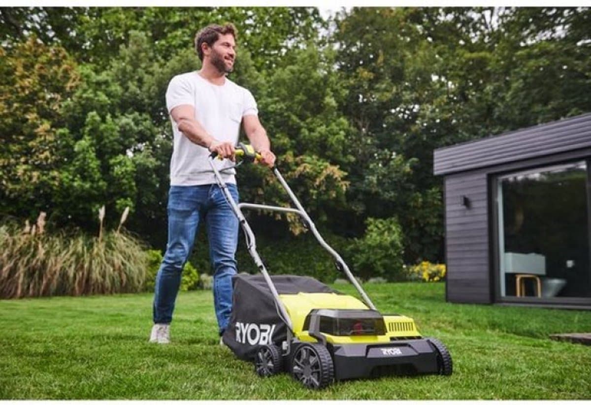 Ryobi RY18SFX35A-240 One+ 18V Brushless Accu Verticuteerder set (2x 4.0Ah) - 35cm thumbnail 4