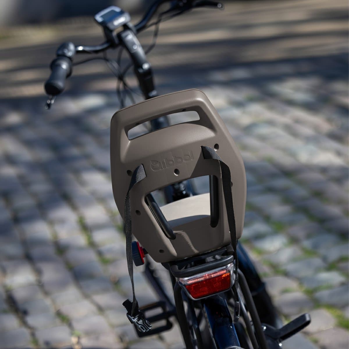 Qibbel Junior 6+ Fietsstoeltje Achter Bagagedrager bevestiging - QuickConnect - Fietszitje – Hazel Brown - inclusief voetbeschermingsplaten en voetsteunen thumbnail 8
