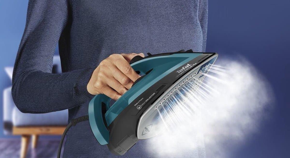 Tefal FV6832 Ultragliss: 2800W stoomstrijkijzer met kalkverzamelaar thumbnail 2