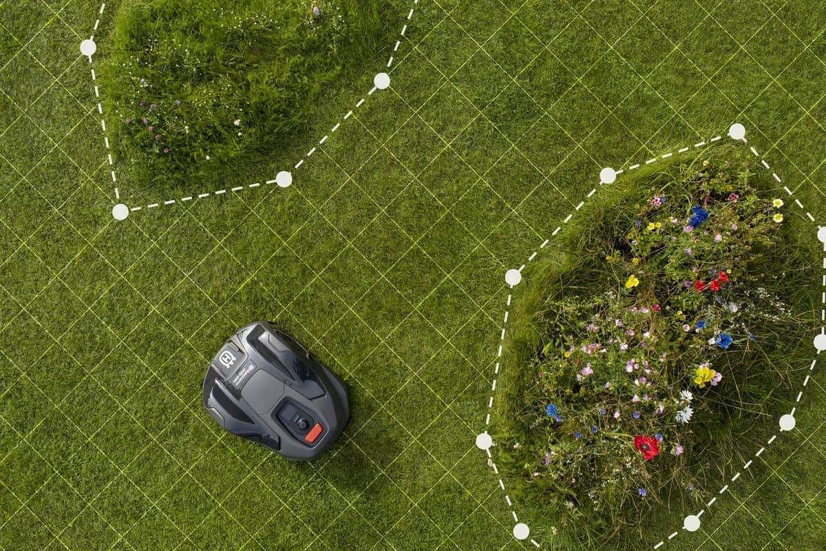 Husqvarna Automower® 410XE NERA robotmaaier met draadloze technologie en plug-in module thumbnail 5