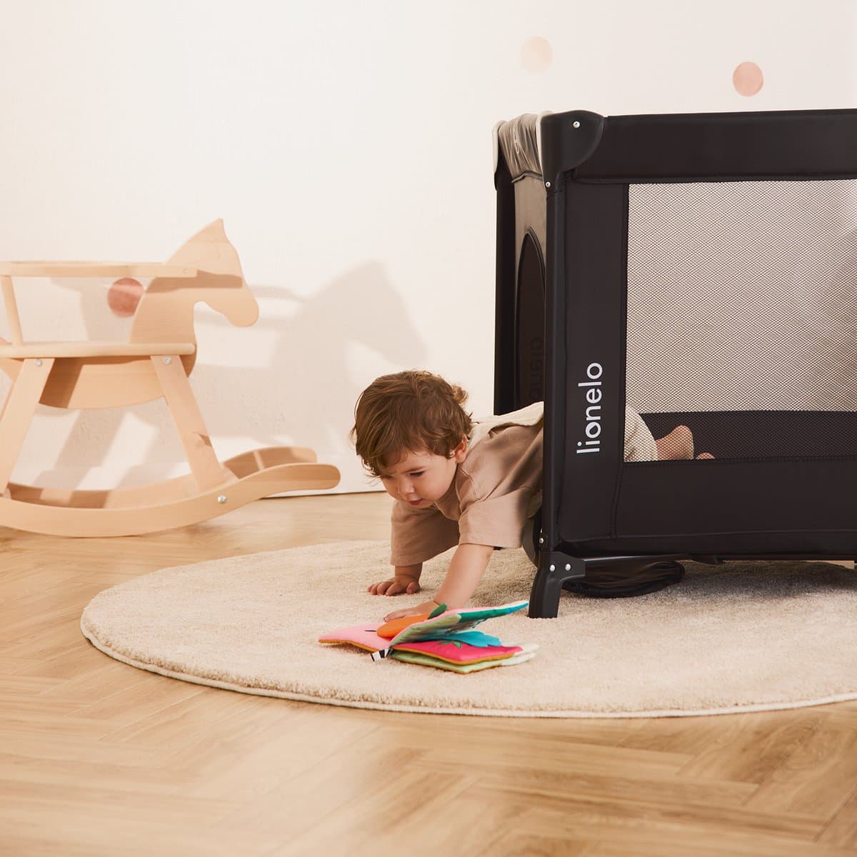 Campingbedje 3 in 1 - Baby Bed / Inklapbare Box / Reisbedje - 60x120 cm - 0-36 maanden / tot 15 kg - MET comfort MATRAS - Zij-ingang met rits - Wielen - Transporttas - Lionelo Stefi Babybed Babybox Ledikant thumbnail 7