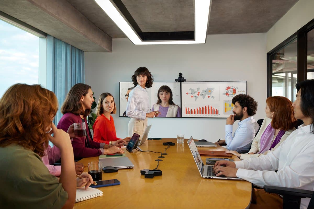 HP Poly Studio E60 Smart Camera 4K MPTZ with 12x Optical Zoom thumbnail 3