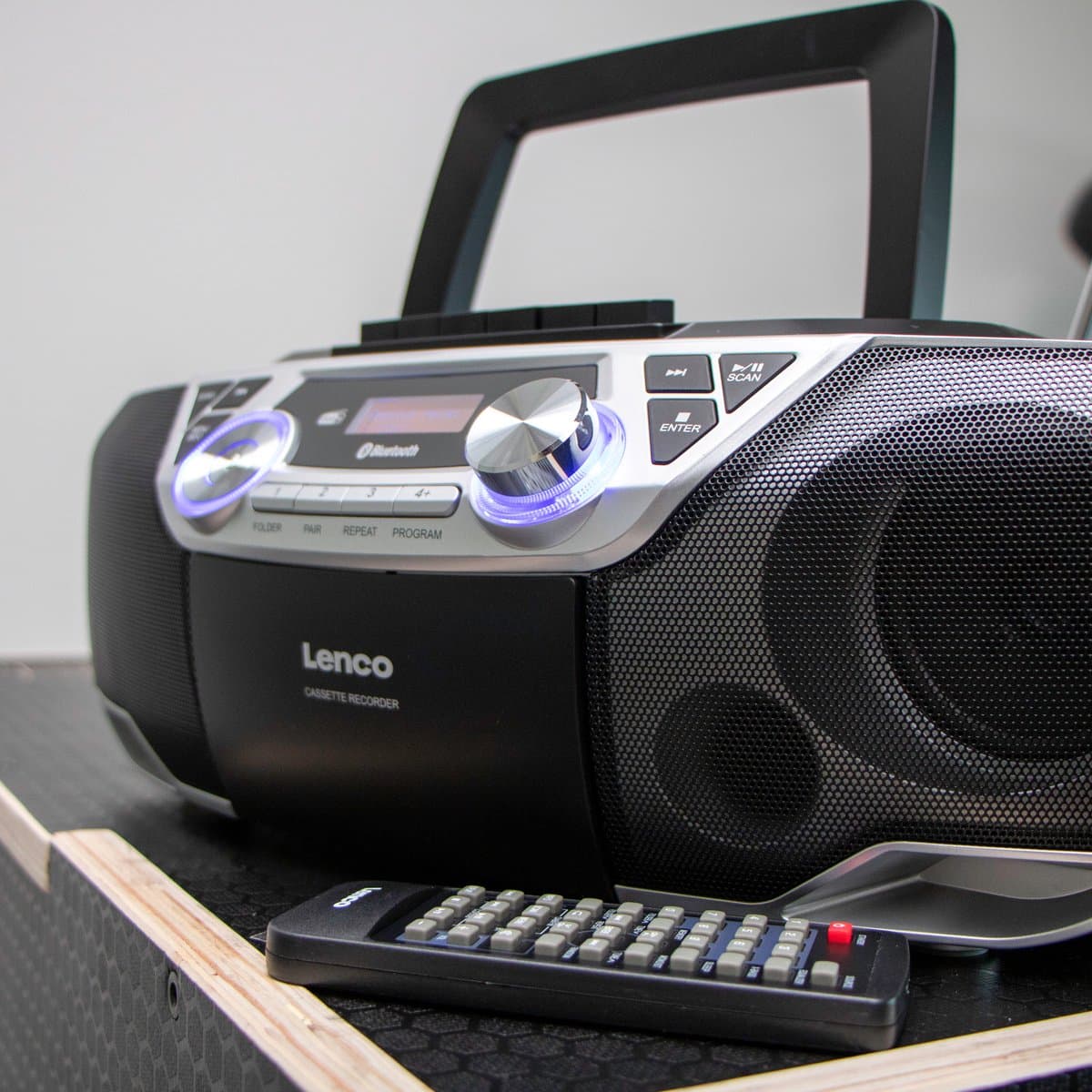 Lenco SCD-720SI - Draagbare DAB+ Radio met Bluetooth, CD-speler en Cassette - Stereo Boombox - Netstroom & Batterijen - Zilver thumbnail 7