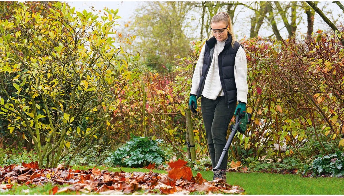 Bosch UniversalLeafBlower 18V-130 Bladblazer - Zonder 18 V accu en lader thumbnail 4