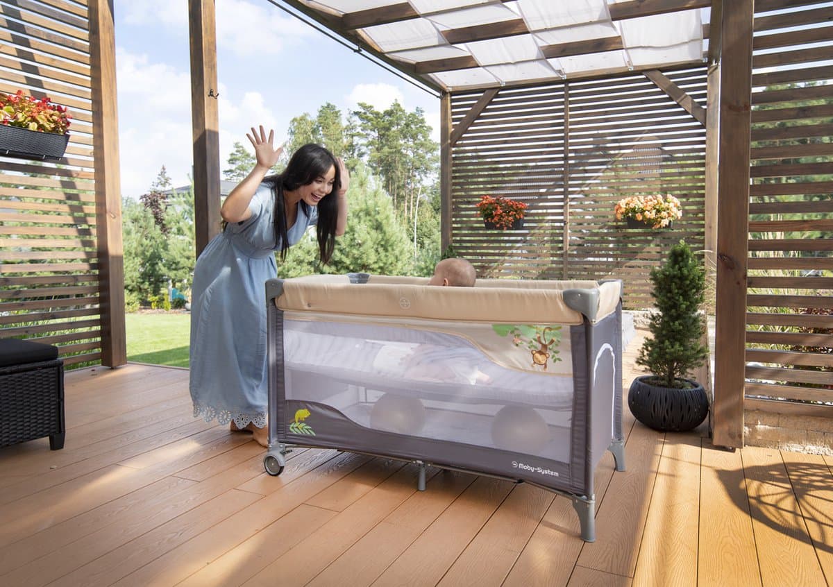 Moby-System Campingbedje - Reisbedje baby - met matras commode bodemverhoger en Klamboe - inklapbare box thumbnail 2