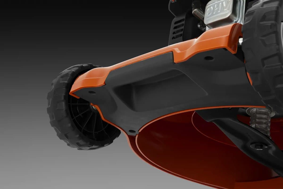 Husqvarna LC 247S benzinegrasmaaier - 2,2 kW motor, 47 cm maaibreedte, wielaandrijving, 55 liter opvangbak, centrale hoogteverstelling, robuust composiet chassis - ideaal voor middelgrote tot grote tuinen thumbnail 5