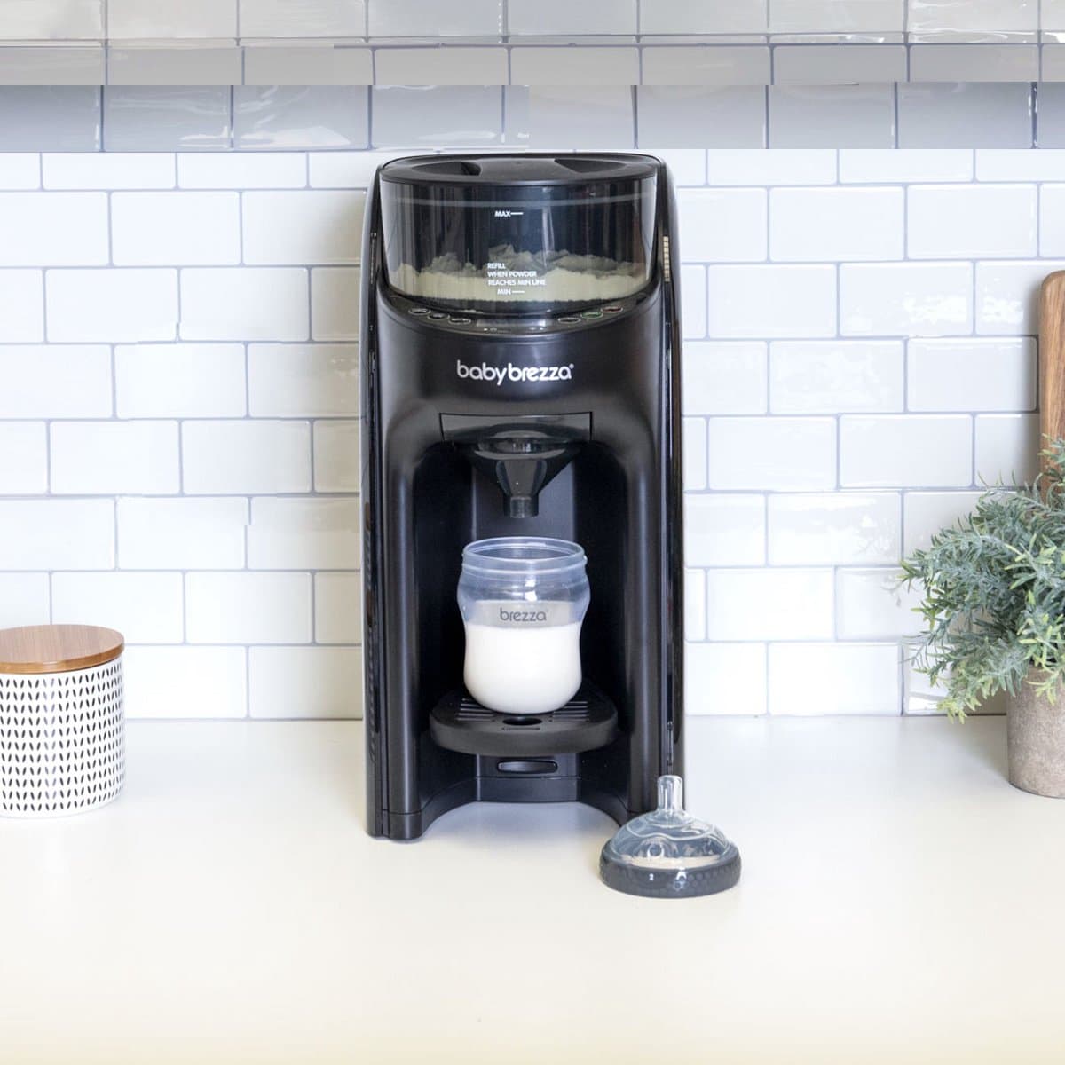 Baby Brezza Formula Pro Advanced – Automatische Flesvoeding Maker – Babyfles Apparaat – All Black thumbnail 3