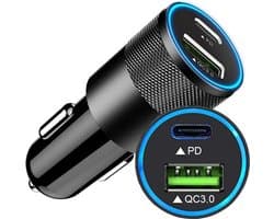 Productfoto van DutchOne autolader met USB-A en USB-C voor de sigarettenaansteker, groen