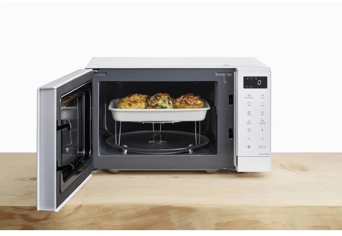 Panasonic NN-GT21QWEPG Magnetron met Grill – 20L – 800W – 1000W Grill – 12 Automatische Programma’s – LC Display – Wit thumbnail 6