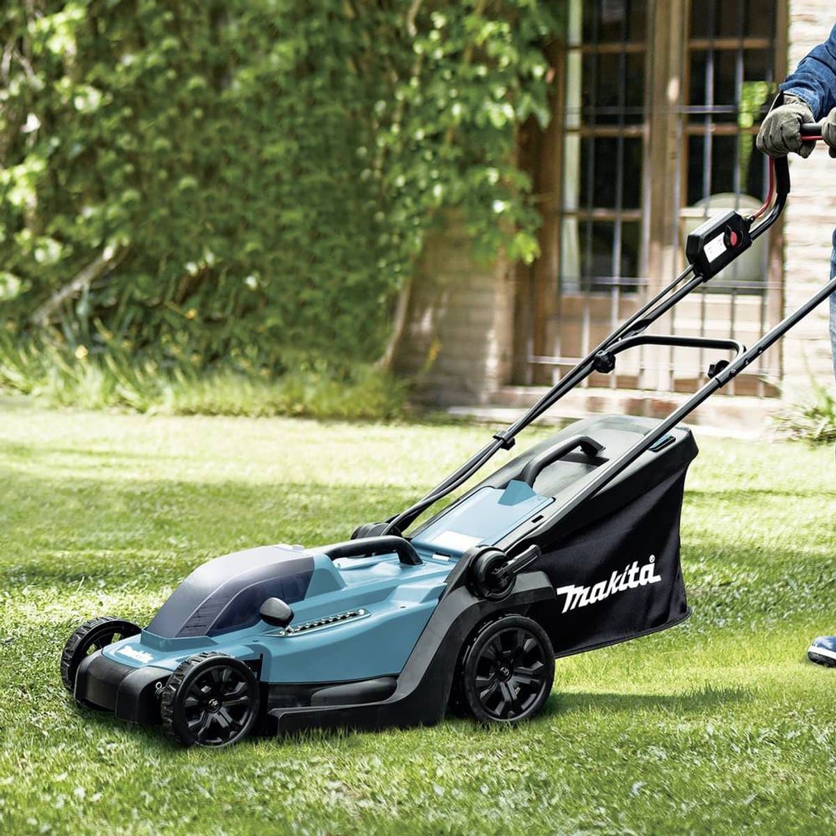 Makita DLM330Z Accu Grasmaaier 33cm 18V (body only) thumbnail 6