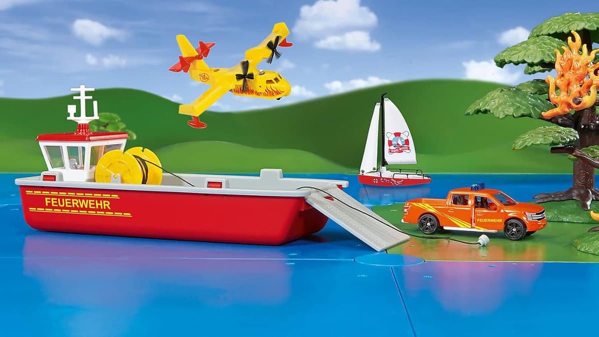 SIKU Brandweer werkboot 1:50 met Ford F150 en draaibare slanghaspel thumbnail 3