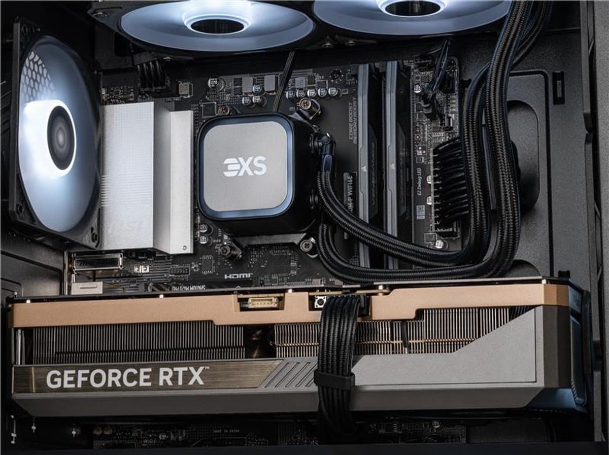 Corsair Scan 3XS Systems Elite - RTX 5090 4K Gaming PC thumbnail 7
