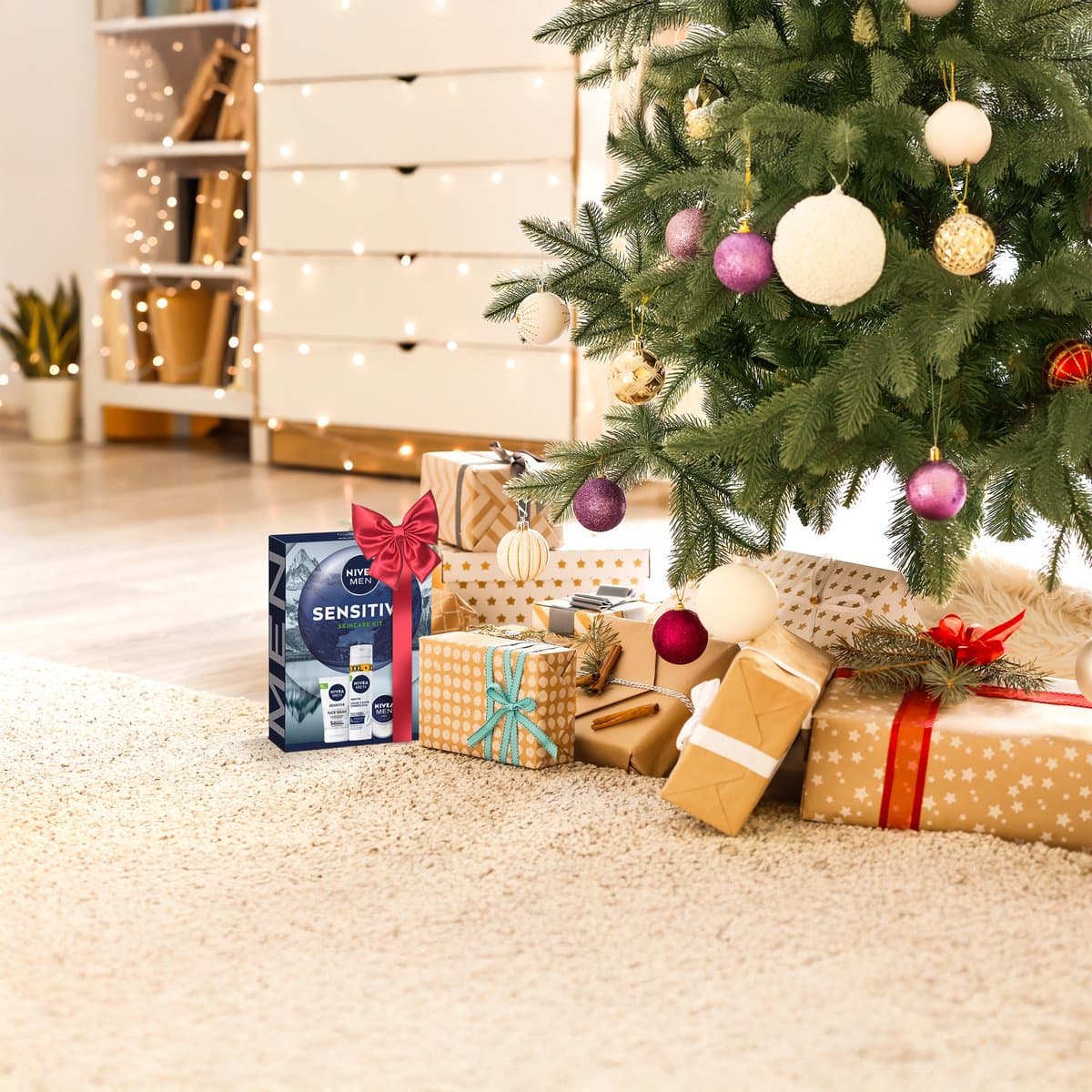 NIVEA MEN Sensitive Skincare Kit Geschenkset Mannen - Cadeauset Mannen met Scheershuim, Gezichtsreiniger & Crème - Verjaardag cadeau thumbnail 3