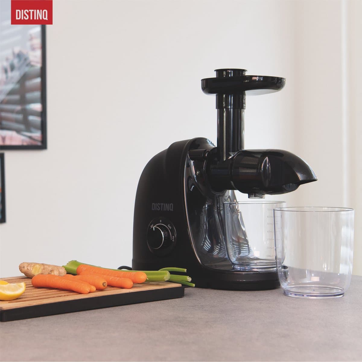 DistinQ® Slowjuicer met Pulpcontainer – 2 standen Soft en Hard - Zwart - 700ml Sapbeker en 1400ml pulpreservoir thumbnail 5