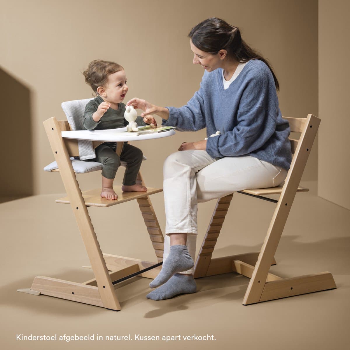 Stokke Tripp Trapp-kinderstoel (Fjordblauw), Stokke-dienblad (wit) - Incl. Tripp Trapp-stoel, babyset 2 voor kinderen van 6-36 maanden en Stokke-dienblad - Verstelbaar, ergonomisch en gemakkelijk schoon te maken thumbnail 5