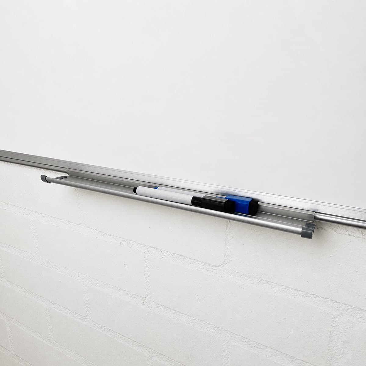 Magnetisch Whiteboard 70 x 100 cm - Complete Set met Markers, Magneten, Wisser en Montagemateriaal - ALUANZ thumbnail 2
