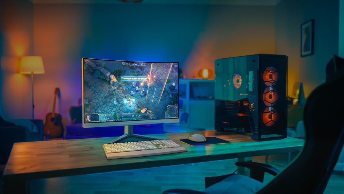 Philips Evnia 27M2C5501: Curved QHD 180Hz met Ambiglow thumbnail 2