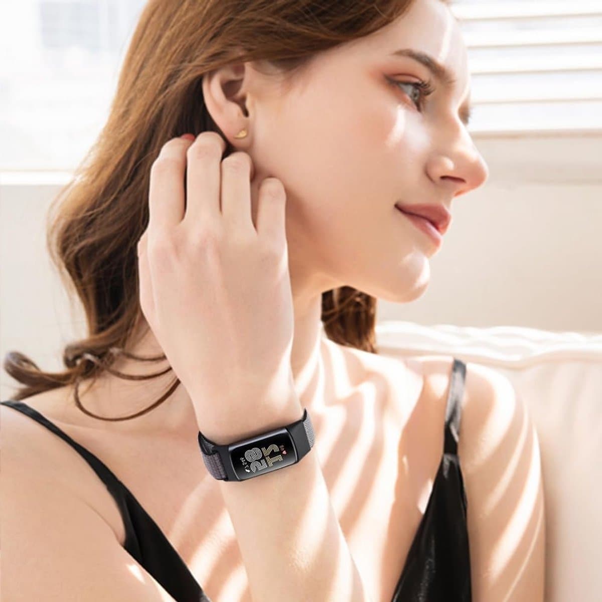 Verstelbare en Ademende Nylon Sportband voor Fitbit Charge 5 - Vervangende Armband voor Fitness Tracker voor Dames en Heren thumbnail 4