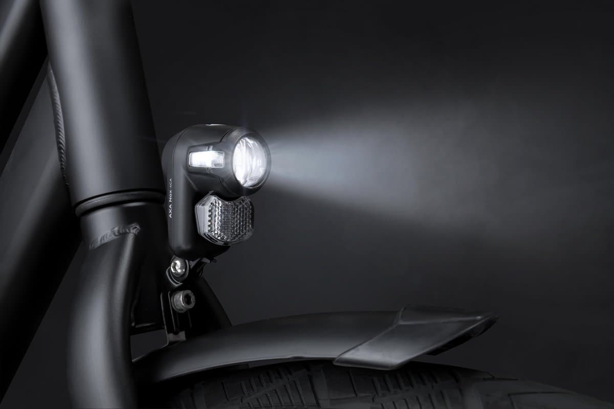 AXA Nox City Fietsverlichting – LED Fietslampjes Voorlicht op Batterijen – Auto/Off Functie – Waterdicht – Double Lens Technology – 15 m Lichtbeeld – 1.000 m Zichtbaarheid – Zwart thumbnail 5
