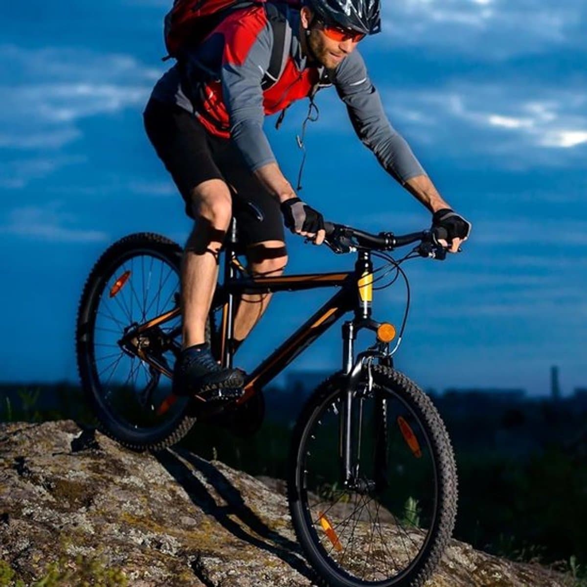 Set van 10 kattenoogreflectoren, 56 mm ronde reflectoren, duurzame fietsreflectoren in kattenoog-stijl, reflectoren met schroefbevestiging, rood en oranje, voor auto's, fietsen en motorfietsen thumbnail 3