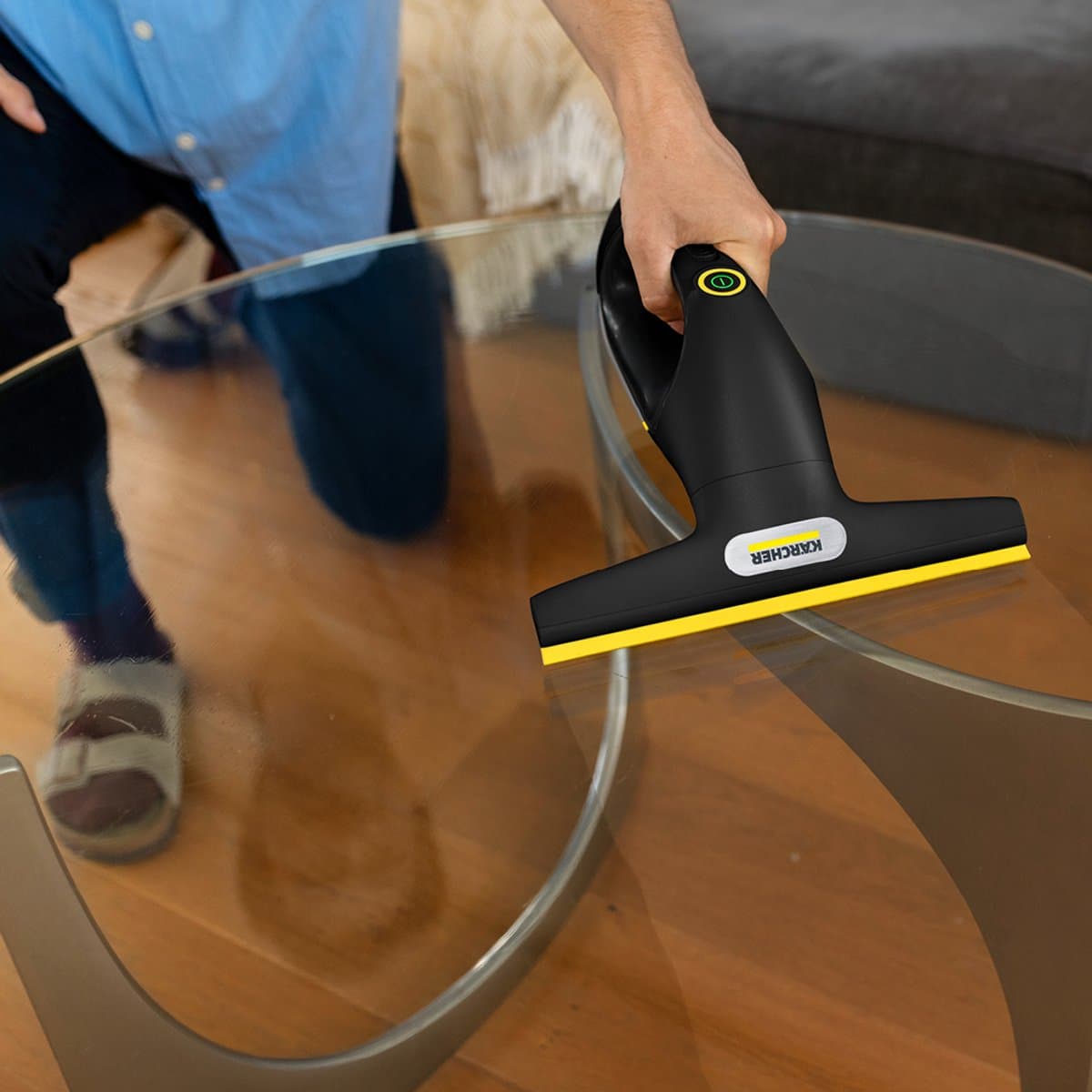 Kärcher Window Vac WV 2 Universal Extra+ Black draadloze ruitenreiniger - Raamwisser met looptijd accu 35 minuten voor 105 m² - Ramenwasser voor douche en andere gladde oppervlakken - Incl. sproeiflacon, microvezeldoek en 500 ml reinigingsmiddel thumbnail 8