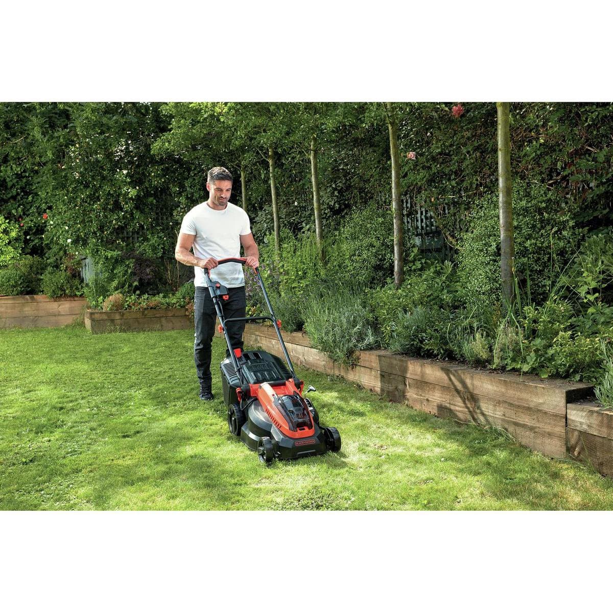 BLACK+DECKER Grasmaaier 36V 2x 2.5Ah Lithium-ion 38cm maaibreedte voor gazons tot 600m² - CLM3825L2-QW thumbnail 6