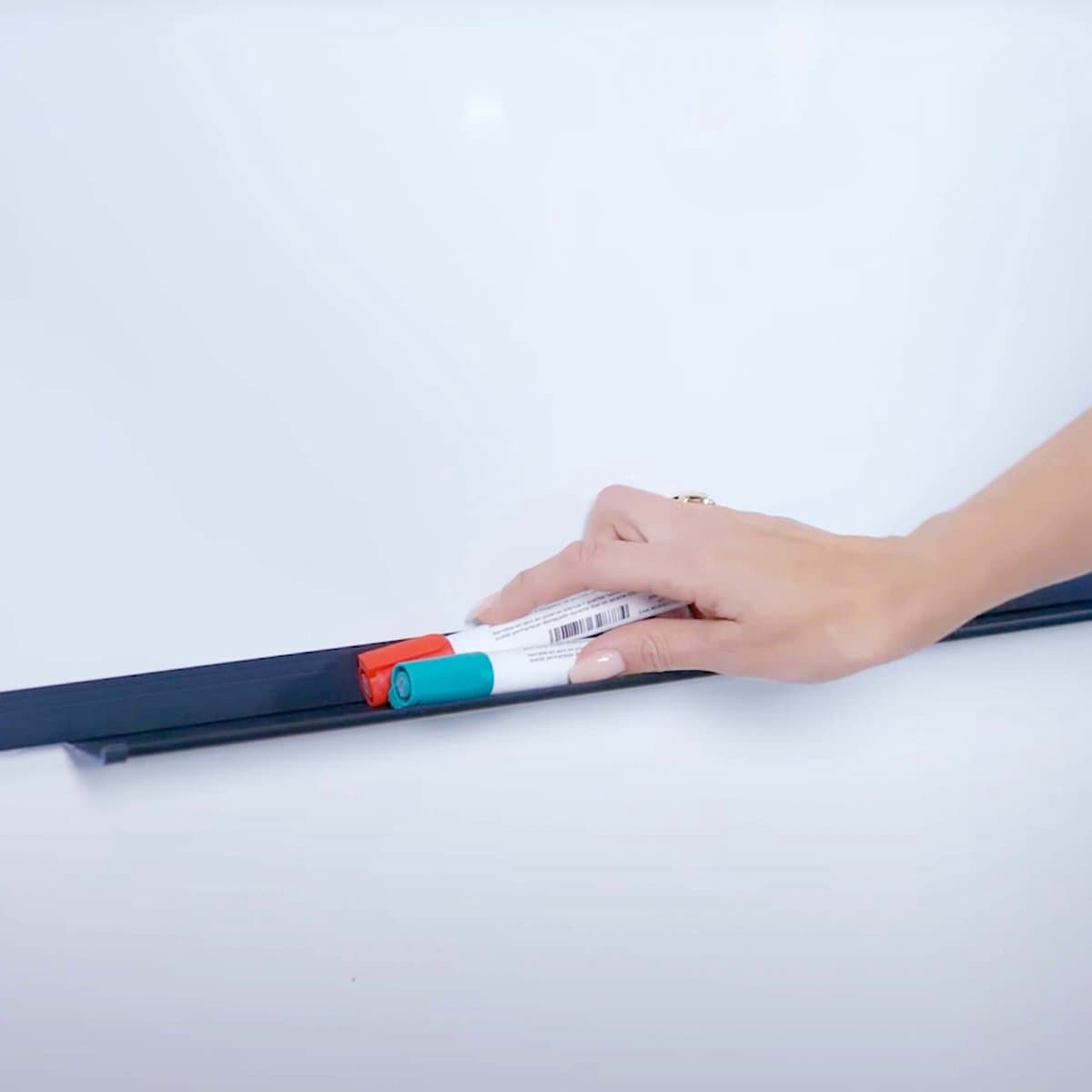 IVOL Whiteboard met zwart frame - Magnetisch - 80x110 cm thumbnail 6