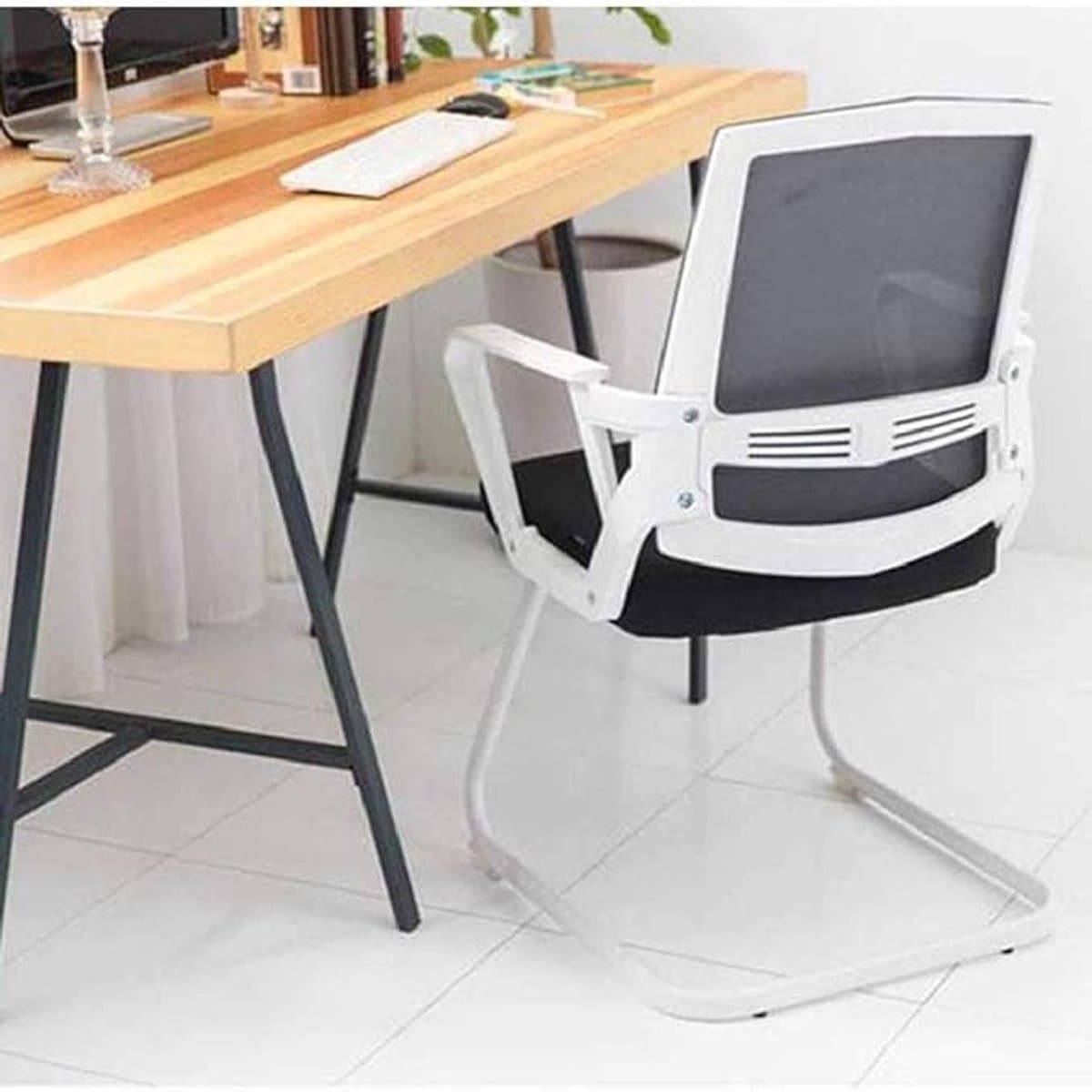 Ergonomische Bureaustoel – Mesh Computerstoel met Lendensteun, 360° Draaibaar, Verstelbare Executive Stoel met Armleuningen, Comfortabele Zitkussen & Antislip Basis – Zwart thumbnail 4