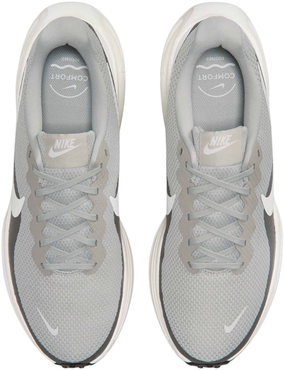 Nike Revolution 8: lichtgewicht hardloopschoen met foam-demping thumbnail 8