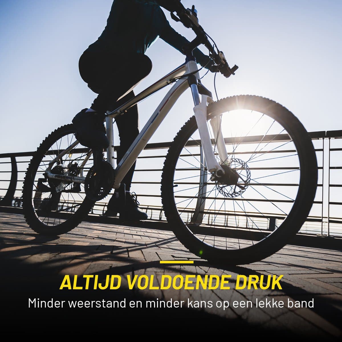 Dunlop Dubbele Voetpomp met Manometer - Luchtpomp voor Auto, Fiets, Motor en Bal - Fietspomp met Drukmeter - Pomp met Schrader Ventiel en Frans Ventiel Universeel thumbnail 6