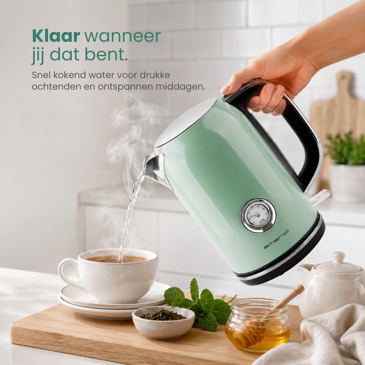 Emerio Retro Waterkoker - 1.7 Liter - 360° draaibaar - Verborgen verwarmingselement - 2200W - WK-133282 Groen thumbnail 3