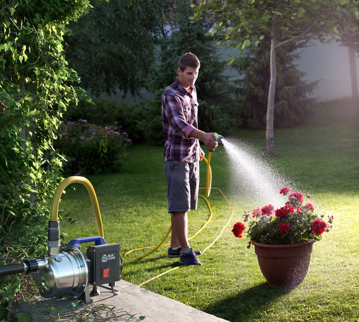 Annovi Reverberi ARGP 800P Beregeningspomp / Waterpomp 800W - 3500l/h - RVS Pomphuis - Zelfaanzuigend Tuinpomp - Aanzuigpomp - Voor besproeien van tuin / gazon thumbnail 5