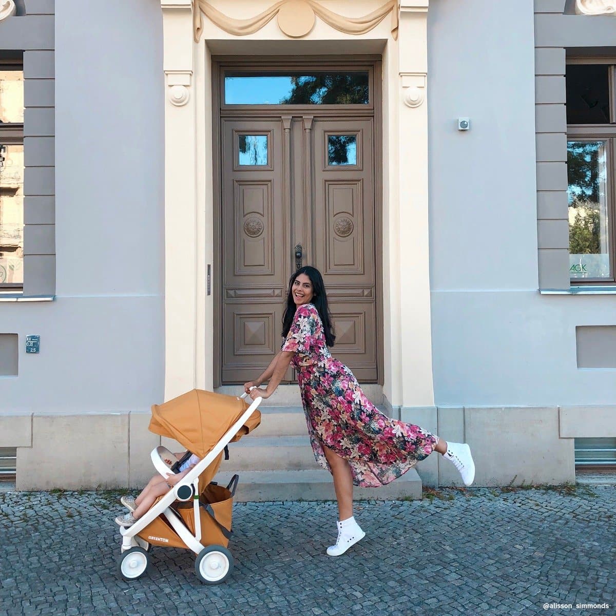 Greentom Classic Buggy Kinderwagen - Lichtgewicht Reisbuggy, Inklapbaar, Duurzaam (Gerecycled) - Wit Geel thumbnail 5