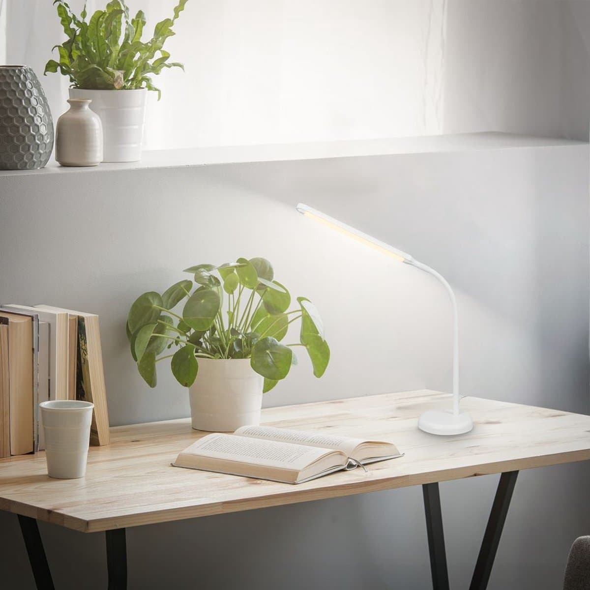 BRILONER Mura – LED Bureaulamp – tafellamp met touchbediening – dimbaar – warm wit licht – geheugenfunctie – wit – 36.6x13x45.4 cm thumbnail 7