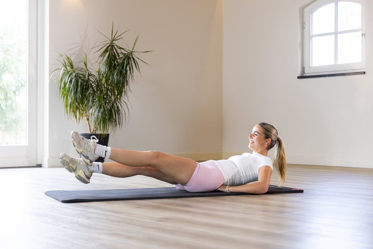AJ-Sports Fitness Mat Extra dik - 1.5 cm dik - Yoga Mat - Sport mat - Trainingsmat - Fitnessmat - Zwart - Yoga - Pilates - Fitness - TPE Materiaal - 180 x 60 x 1,5 cm thumbnail 5