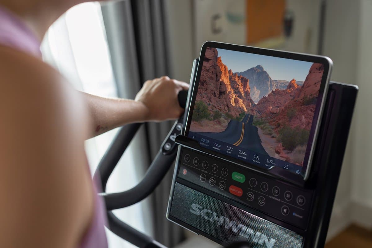 Crosstrainer - Schwinn 590E - Hartslagfunctie - Zwift - Zwart - Met Apps - Met Hellingshoek - Fitness thumbnail 7
