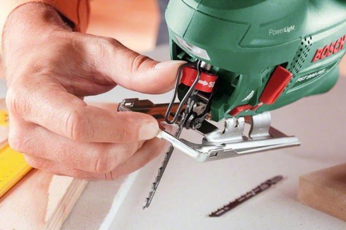 Bosch PST 900 PEL decoupeerzaag - 620W, snoer, pendelwerking thumbnail 5