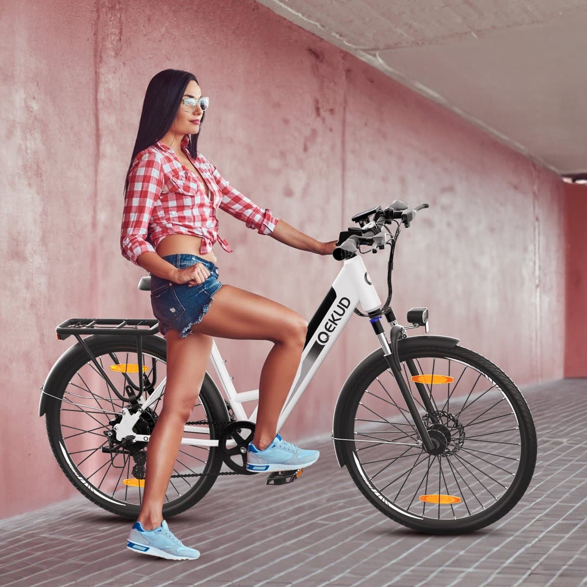 Qekud F26 Pro Elektrische Fiets 26" Trekking E-Bike - 250W Motor - 36V 13Ah Accu - 100km Bereik - 7 Versnellingen - Stapdoor Frame thumbnail 6