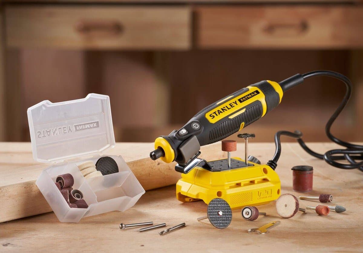 STANLEY FATMAX 18V Multigereedschap met 33 accessoires (zonder accu) SFMCE030B-XJ thumbnail 2