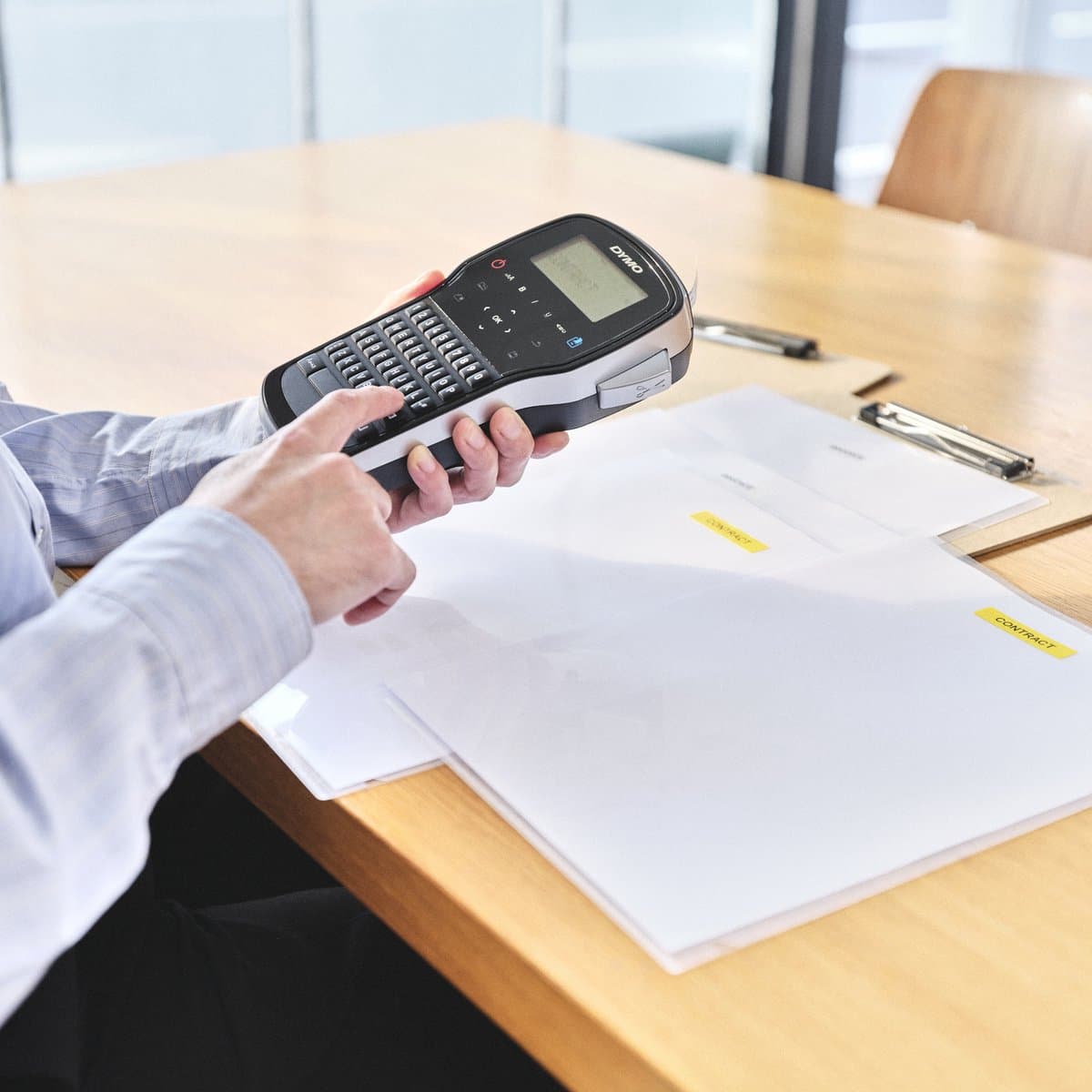 DYMO LabelManager 280-labelprinter | Oplaadbare Labelmaker met QWERTY toetsenbord | Inclusief zwart-wit D1-labeltape (12 mm) | Voor thuis en op kantoor thumbnail 4