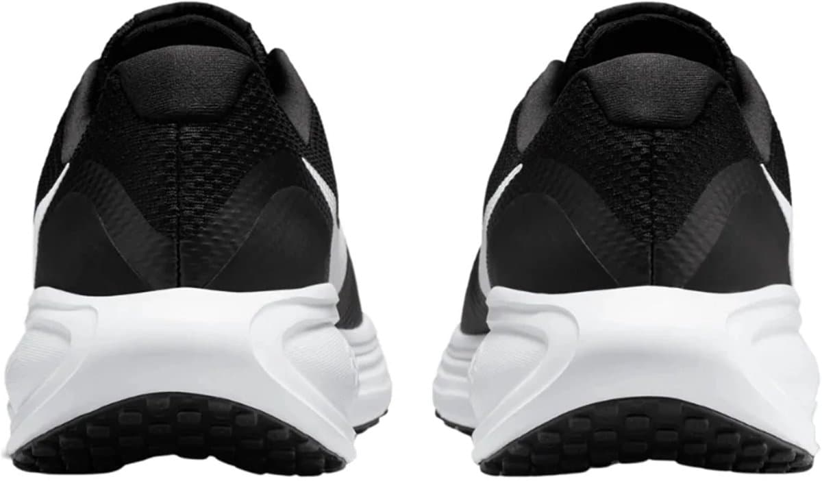 Nike Revolution 8: lichtgewicht hardloopschoen met foam-demping thumbnail 6