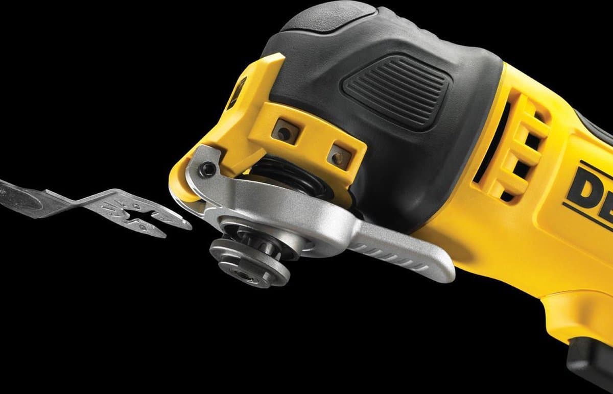 DeWalt DWE315KT oscillerende multitool met 23-delige accessoireset thumbnail 8