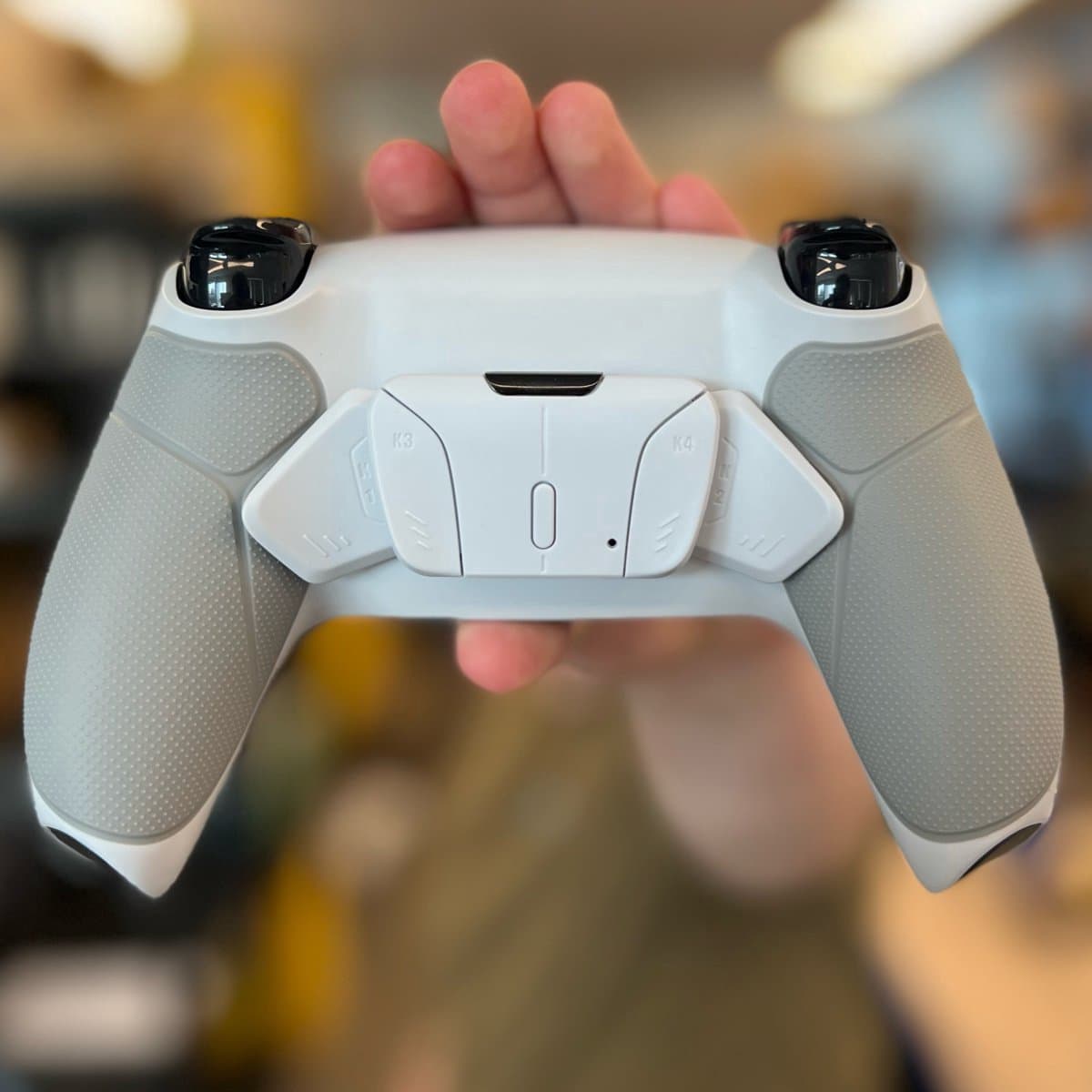 PS5 DualSense draadloze Controller - PS5/PC Scuf controller - SCUF Remap MOD with Paddles - PS5 Accessoires - Rubberized grip -Digital mouseklick triggers - White thumbnail 2