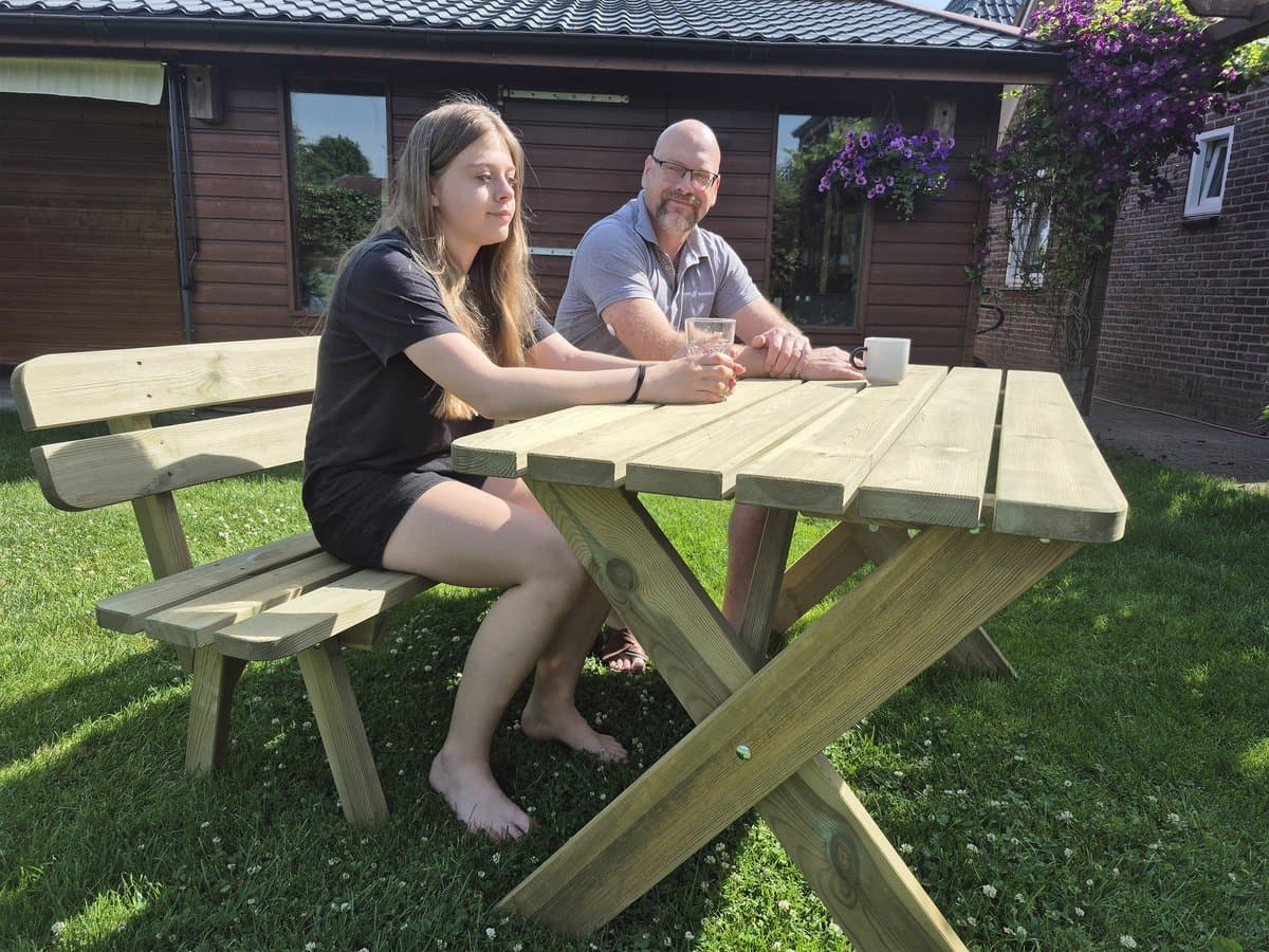 Houten Tuintafel 120cm – Premium - Extra Stevig & Landelijke Tuin tafel - Weerbestendig & Eenvoudige Montage - Andy thumbnail 3