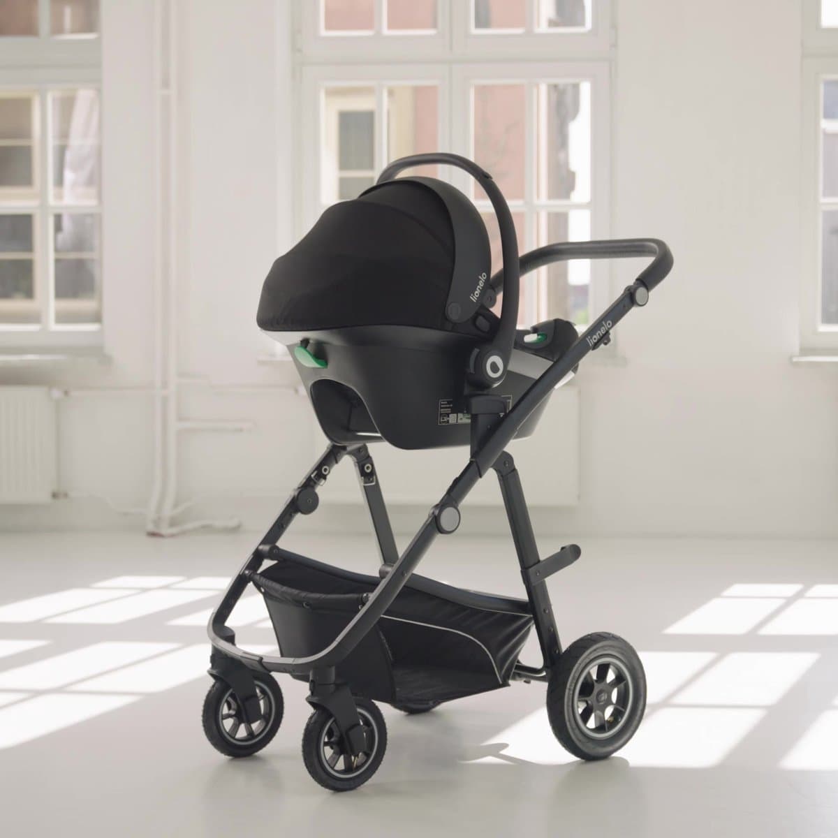 Lionelo Bianka Kinderwagen 3 in 1 - Reiswieg + Wandelwagen + Autostoel - Grote Luchtbanden, Volledige Vering - Inklapbaar - Verstelbare duwstang - Buggy Omkeerbare Zitting - 0-22kg - Accessoireset - Beige thumbnail 5