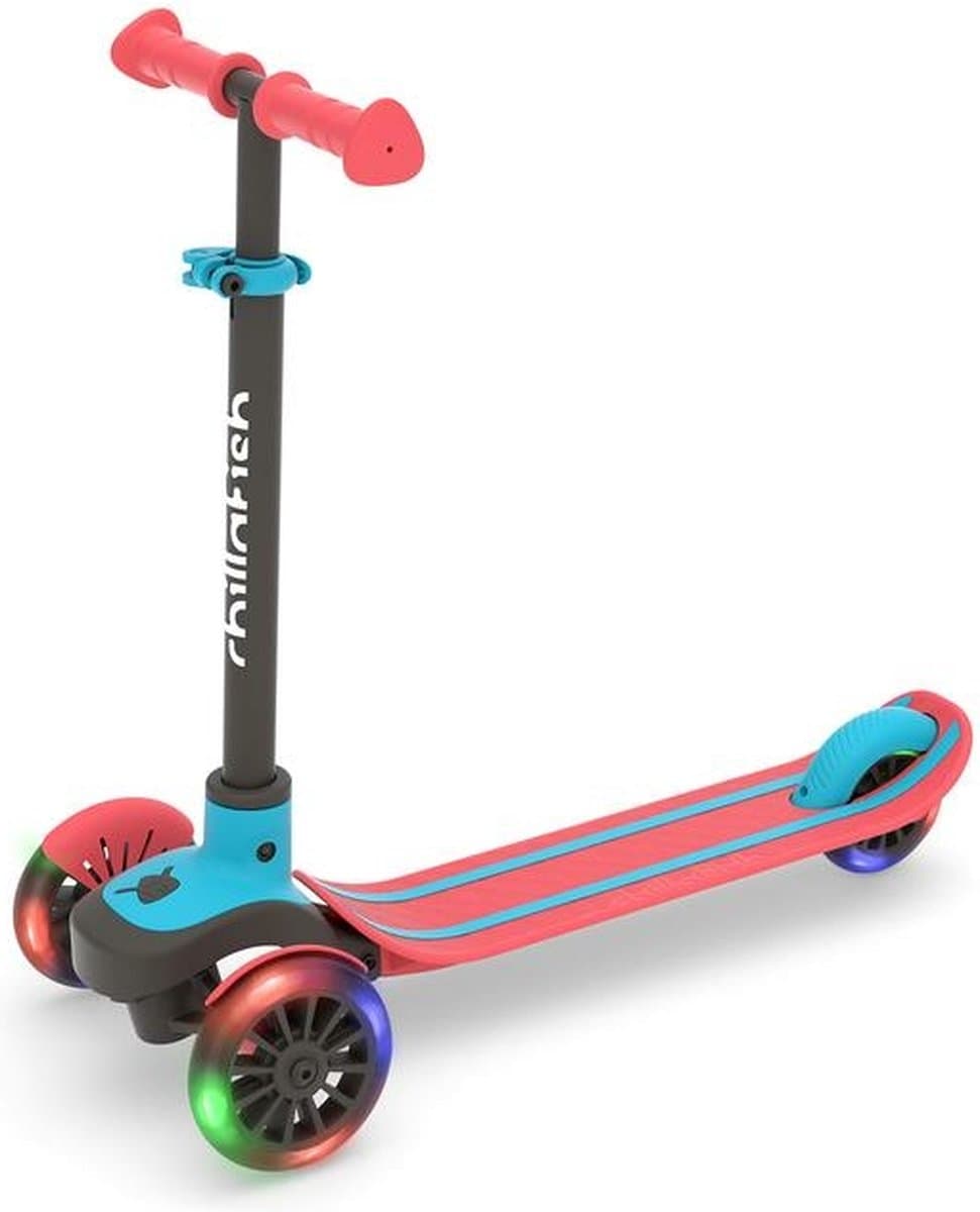 Chillafish Kinderstep 3 Jaar met drie LED wielen - Blauw Rood - Lichtgewicht Glow step jongens met afneembaar stuur en voetrem - Aanpasbaar in hoogte - Leun-om-te-sturen - Extra grip handgrepen - Geen batterijen nodig - Model Scotti Glow 3